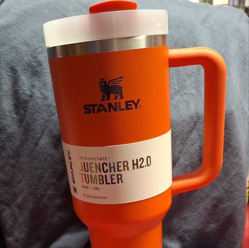 Stanley Quencher H2.0 Tumbler - Tigerlily Plum